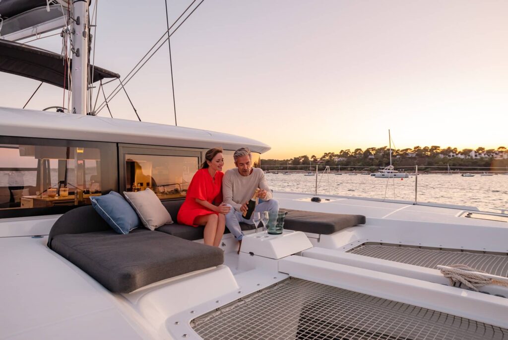 soirée romantique sur un catamaran privatisé en Corse